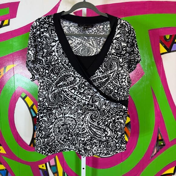 Briggs New York, Black and White Paisley Blouse. Size Large. Excellent condition - Picture 1 of 6